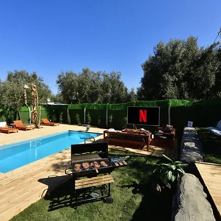 Sahil Evi Goele Sifir, Isitmali Havuz, 4 Kisilik Jakuzi, 600m2 Bahce İznik